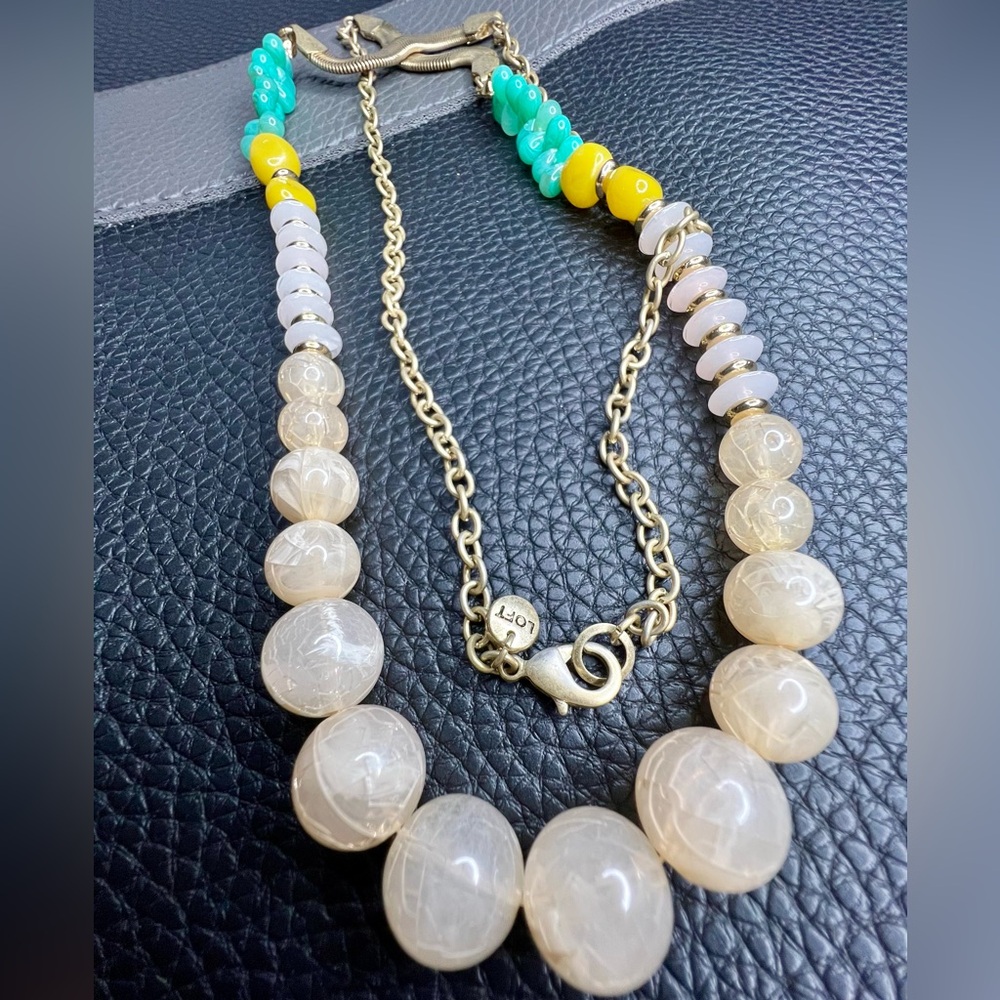 Vintage LOFT Ann Taylor Glass Beaded Necklace Pink Blue Yellow Gold Tone 32"